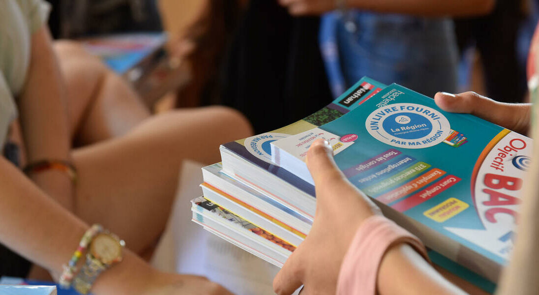 Association Qui Récupère Les Manuels Scolaires Périmés